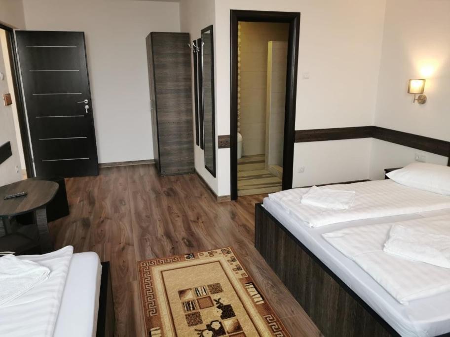 Hotel Tranzit Одорхею-Секуєск Екстер'єр фото