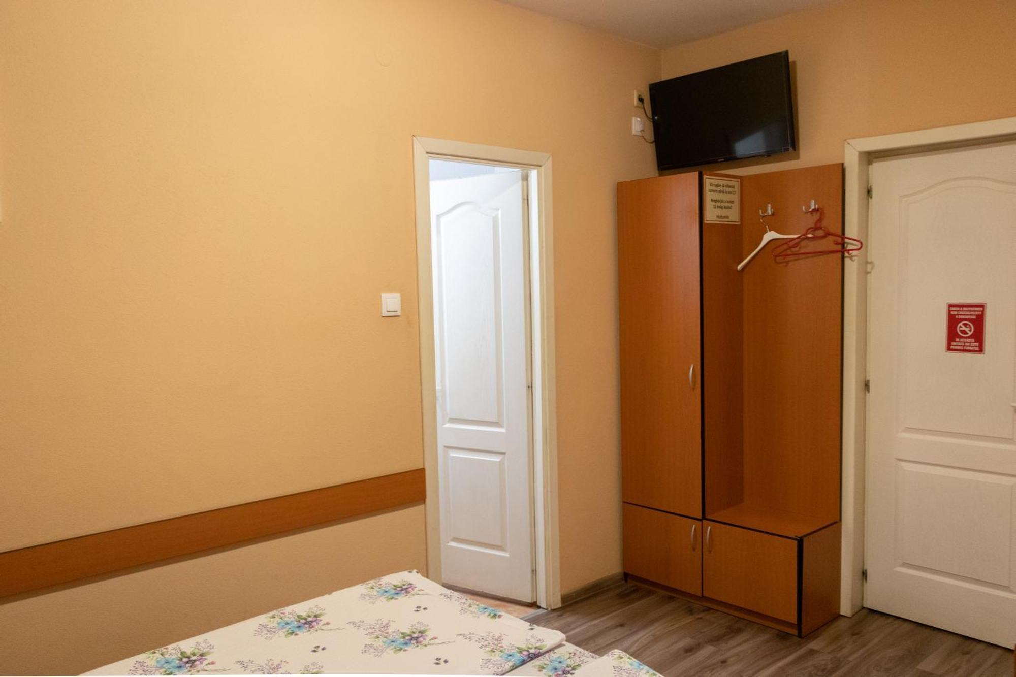 Hotel Tranzit Одорхею-Секуєск Екстер'єр фото